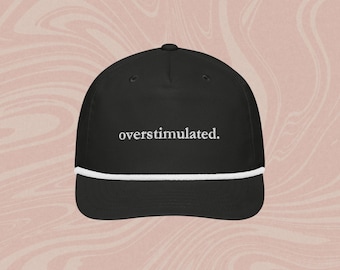 Gorro bordado sobreestimulado: un regalo divertido para la salud mental
