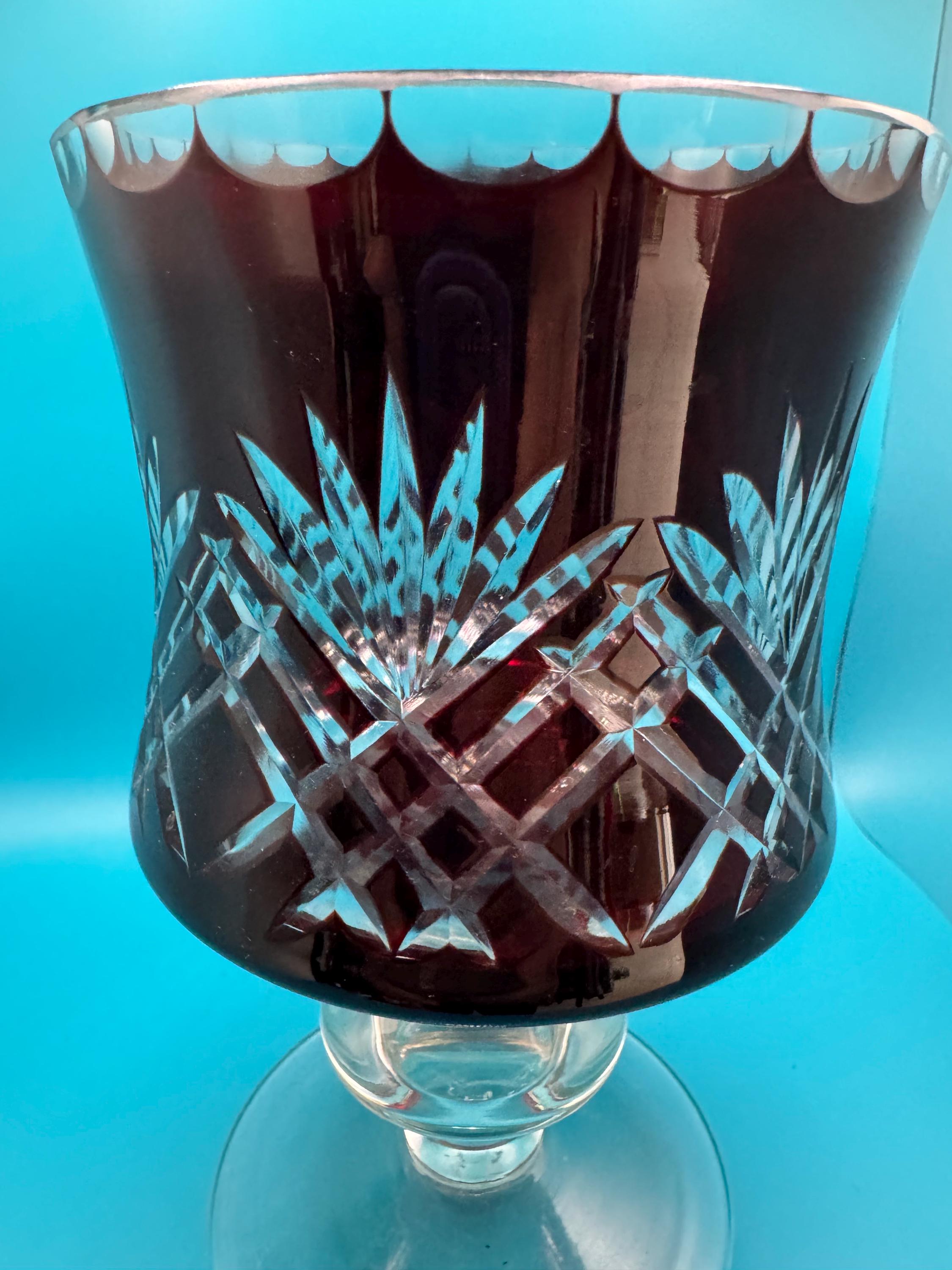ボヘミアン風レッドクリスタルガラスボウル/花瓶。クリアなデザインに