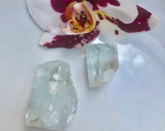 Skardu Aquamarine Crystal: Natural Healing Stone