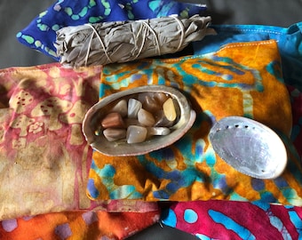 Dream Pillow: Organic Sage, Lavender & Rose Petals