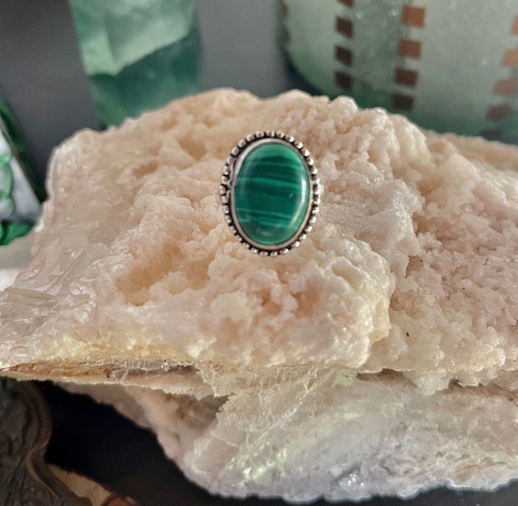 Vintage Malachite Cabochon Ring: 925 Sterling Sil… - image 2