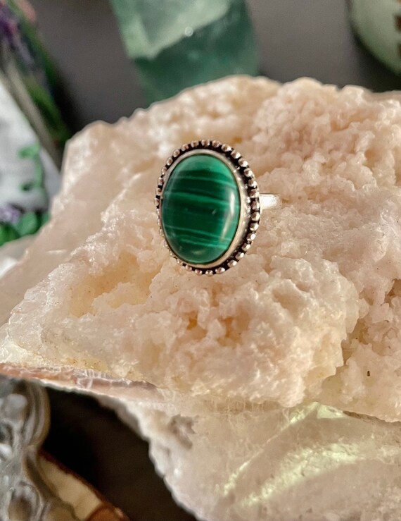 Vintage Malachite Cabochon Ring: 925 Sterling Sil… - image 3
