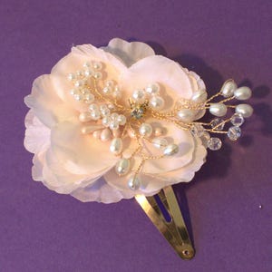 Braune Stoffblume Haarclip Mit Kristall-Spitzen – Hair Accessory Von Amberjewellery
