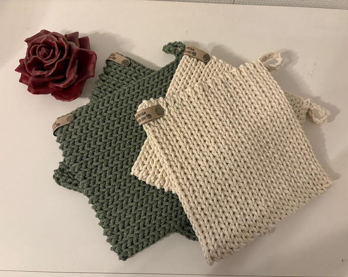 Potholders in a set (2 pieces), crocheted