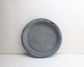 Vintage gray graniteware Enamelware pie tin pie plate Baking Kitchen decor Home decor Cooking gadget Farmhouse Rustic Primitive Grey