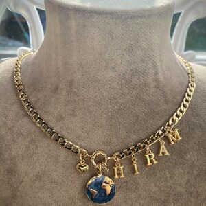 Collier lettre en or personnalisé, collier plaqué or personnalisé pour mère, amoureux ou cadeau d'anniversaire - Bijou élégant et intemporel