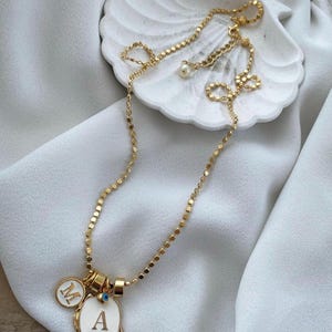 Collar de cadena de panal bañado en oro con letras de cristal blanco, colgante de ojo malvado de 2 letras, collar con dije personalizado, regalo único para ella