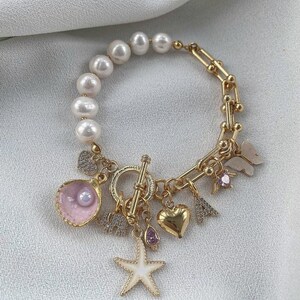 Pulsera de perlas de agua dulce con letra personalizada, perla real de 10 mm, cadena vanguardista bañada en oro, 9 dijes únicos, diseño especial