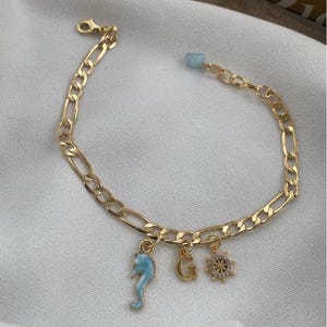 Tobillera especial con forma de caballito de mar, tobillera con dije dorado, joyería con letras personalizadas, accesorio de verano hecho a mano, regalo único para mujeres, madres y amantes