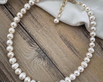 Handmade Freshwater Pearl Necklace: Elegant Bridal Jewelry