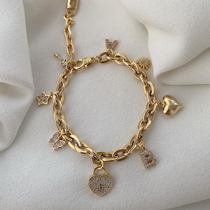 Pulsera chapada en oro con 9 dijes de circonita y letra personalizada, joyería elegante de diseño especial para mujer