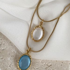 Steel Cobra Chain Necklace with Selenite Stone – Striking and Remarkable Design