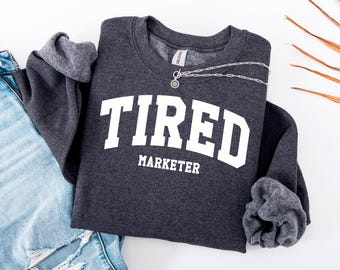 Sweater voor vermoeide marketeer: hilarisch sarcastisch cadeau voor marketingliefhebbers