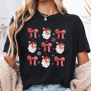 Kokette Weihnachtshemd: Rote Bögen & Nikolaus Rundhalsausschnitt