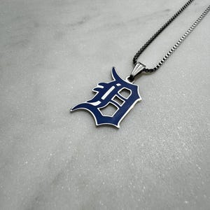 Collar de plata con la D de Detroit, D de Detroit, collar con la D, cadena de Detroit, collar de cadena de béisbol de plata, regalo para fanáticos del béisbol, regalo para el Día del Padre