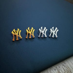 Pendientes de botón de NY / Pendientes de Nueva York / Pendientes de los Yankees de Nueva York - Pendientes de béisbol, pendientes de plata, unisex, regalo de Pascua, regalo del Día del Padre
