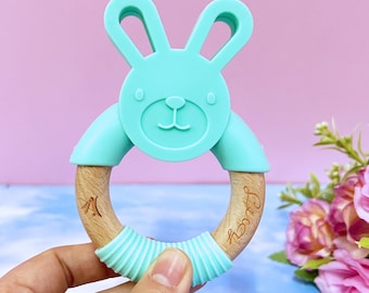 Coniglietto rilassante personalizzato, regalo per baby shower con incisione del nome, coniglietto pasquale in legno e silicone, giocattolo per la dentizione, giocattolo pasquale per neonati, giocattoli Montessori