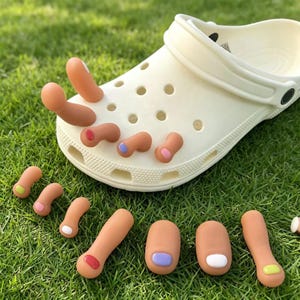 Funny 3D Toe Shoe Charms Set,Realistic Fake Toe Rubber Shoe Buttons,Charms Shoes Accessories for Crocs,Novelty Accessories for Clogs Sandals