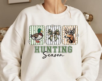 Bluza z nadrukiem "Sezon myśliwski", koszulka dla miłośników polowań na jelenie, prezent dla miłośników polowań, bluza z kokardą w kamuflażu Hello Hunting