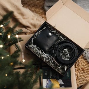Regalo de San Valentín para hombres, regalo de San Valentín para novios, billetera de cuero personalizada, cinturón de hombre personalizado, juego de cuero negro genuino para esposo