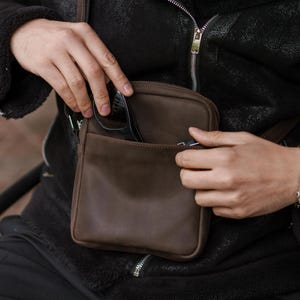 Borsa a tracolla in pelle fatta a mano: borsa a tracolla personalizzata da uomo, regalo da uomo