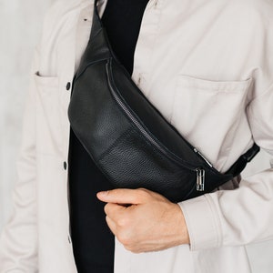 Schwarze Leder Bananen Gürteltasche, klassische Leder Hüfttasche, schwarze Leder Gürteltasche, lässige Crossbody Tasche für Männer, Geburtstag Geschenkidee für ihn