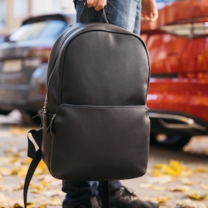 Zaino in pelle vegana, zaino minimalista da uomo, zaino casual, zaino in ecopelle nero da uomo, idee regalo per il compleanno del fidanzato