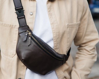 Bolso bandolera de piel marrón para hombre, riñonera informal de piel hecha a mano, riñonera marrón, riñonera minimalista con forma de plátano, regalo de cumpleaños para hombre.