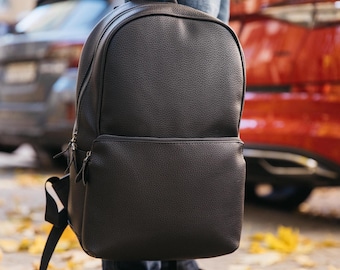 Mochila de cuero vegano, mochila minimalista para hombre, mochila informal, mochila de cuero ecológico negro para hombre, ideas de regalo de cumpleaños para novio