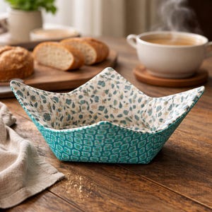Quilted Cotton Bowl Cozy – Reversible and Microwave Safe