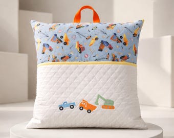 Almofada de leitura personalizada com bolso para livro ou tablet.