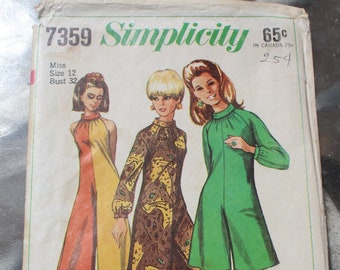 Vintage 1960s 1967  Pantdress with Front Gathered Neck in Two Lengths with Raglan Type Armholes Simplicity 7359 Pattern