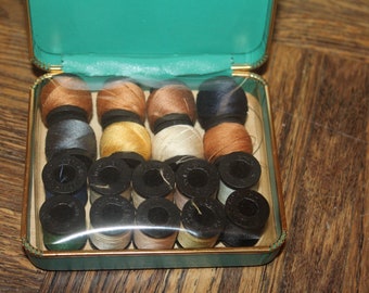 Vintage Belding Corticelli Silk? Cotton? 18 Spools Darning Thread in Leather Case