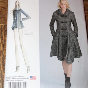 Simplicity 8262 Leanne Marshall Handkerchief Hem and Sailor Collar Below Knee Coat or Jacket FF