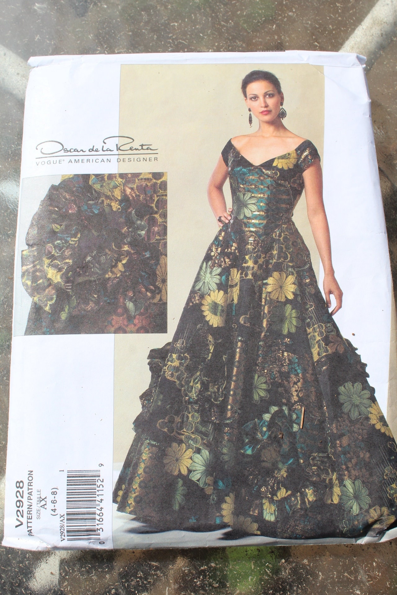 Vogue American Designer Oscar De La Renta V2928 2928 Fancy Floor Length  Dress With Self-fabric Flowers Pattern - Etsy