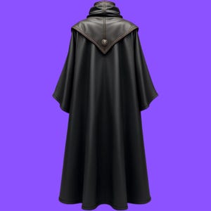 Pu&ograve; includere: Un lungo cappotto di pelle nera con un colletto alto e una fibbia decorativa sul retro.