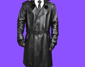 Gabardina de cuero negra para hombre: abrigo largo clásico cruzado con cinturón.