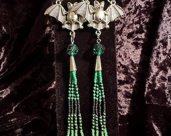 Beaded loop dangled earrings with bat - green and black