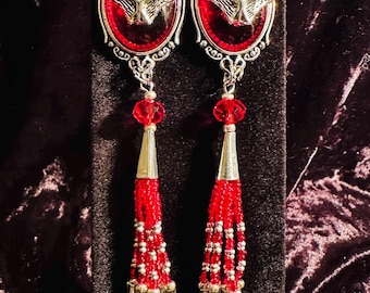 Camee-vleermuishanger - lusoorbellen met kralen - rood/zilver