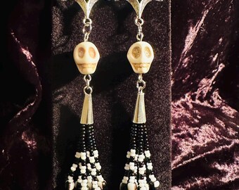 Hartoorbellen met kralen en vleermuis - zwart/wit