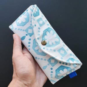 Linen Glasses Case - Handmade Eyeglasses Pouch with Magnetic Closure