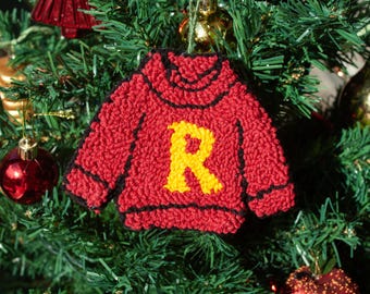 Enfeite de Natal com o suéter do Ron Weasley: Decoração de árvore personalizada inspirada no mundo mágico de Bruxo para as festas de fim de ano.