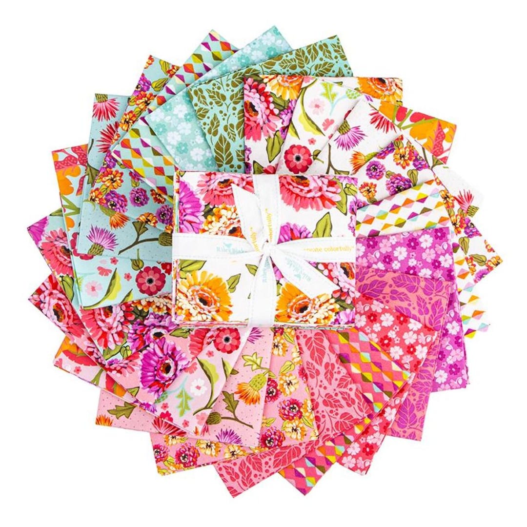 Zinnias Quilt Fabric Fat Quarter Bundle 21 Pcs. for Riley Blake Designs ...