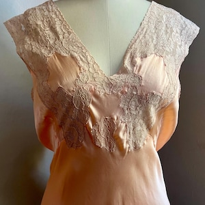 1930s Bias Cut slip Dress negligee Silk Peach Lace M L