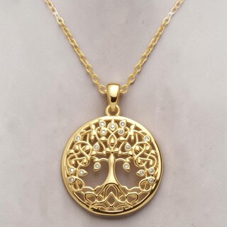 Orecchini A Cerchio Natalizi 3D: Albero Di Natale Con Zirconi Verdi E Rossi, Catena Con Perla In Agata Rossa. Placcati Oro 14K Su Ottone. Regalo Originale Per Donna.