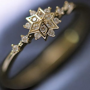 Delicate Snowflake Ring | Sterling Silver Winter Jewelry | Customizable Snowflake Design | Perfect Winter Accessory | Unique Gift Idea