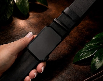 Cinturón de cuero de grano completo hecho a mano con hebilla automática negra mate para hombre.