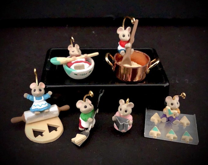 Vintage Christmas Miniature Mice Baking Tiny Treats by Hallmark 1994