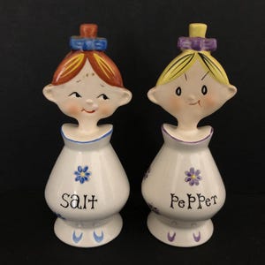 Lipper and Mann Jolly Girls Pixieware Salt och peppar MCM midcentury vintage jul