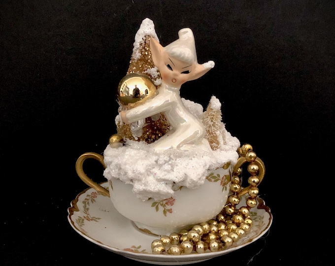 Holt Howard Pixie Vintage Christmas Vignette in bouillon cup